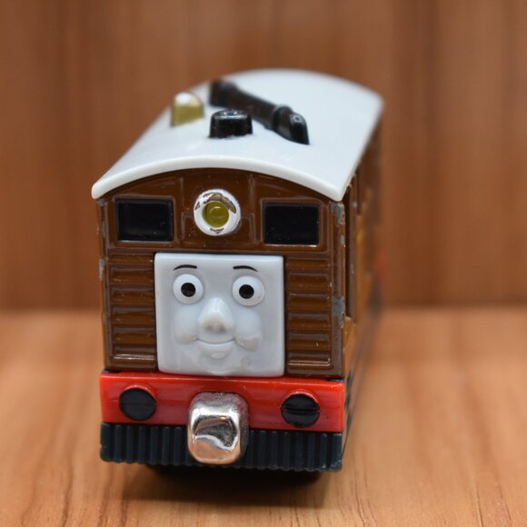 Talking Toby 7 Take and Play Diecast Train Thomas and Friends Wooden Railway - Picture 2 of 4